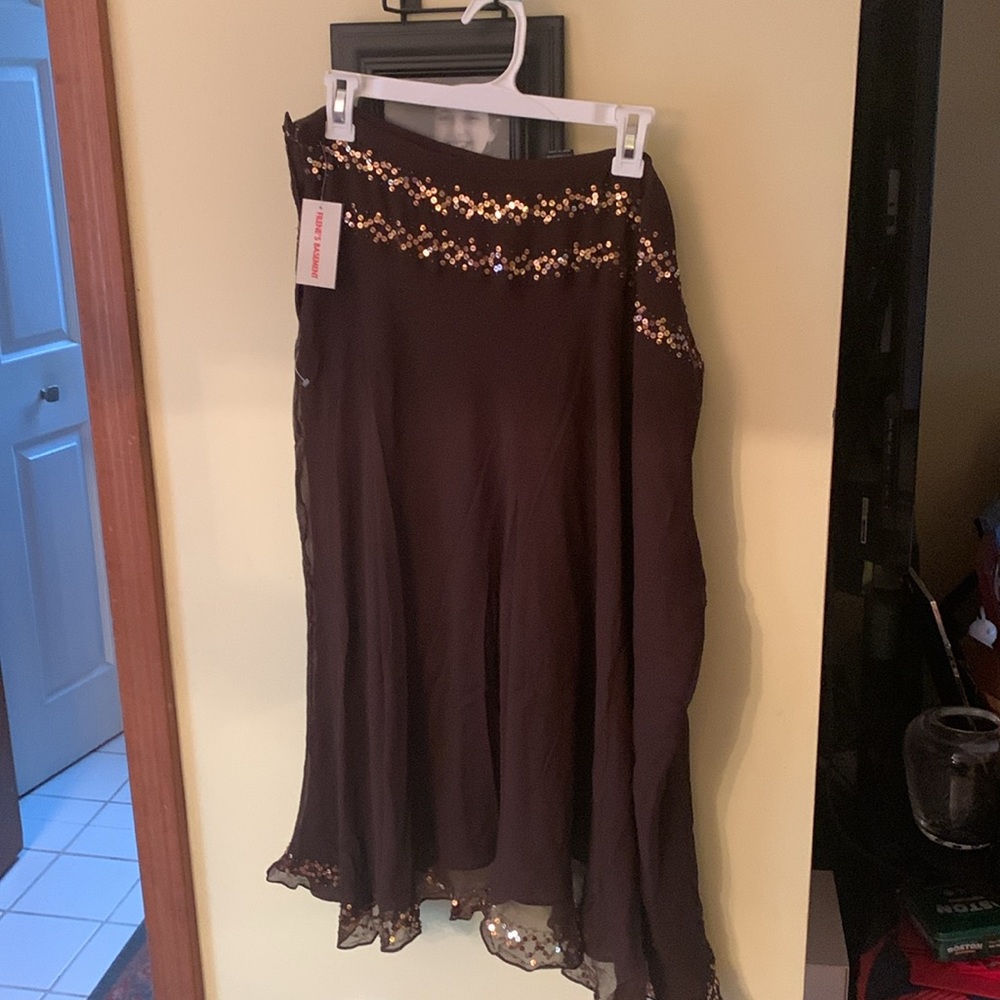 Burgundy sequined silk skirt size 20 - Picture 3 of 4